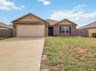 1721 Hermitage Dr, Centerton, AR 72719