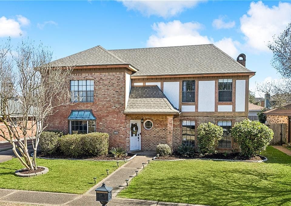 1st image of 38 Yosemite Dr