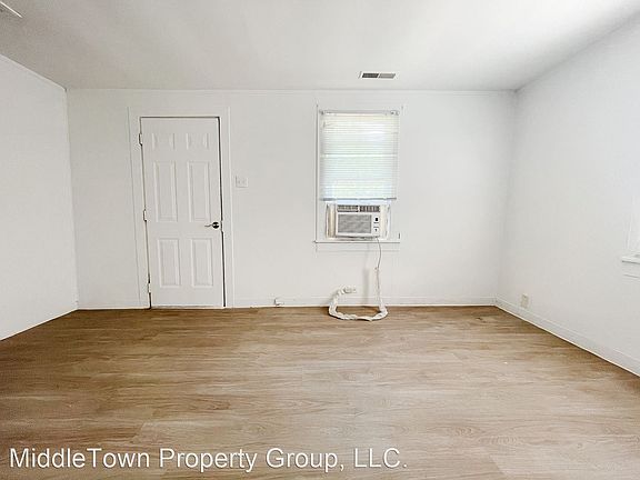 4th image of 3501 N Bellaire Ave