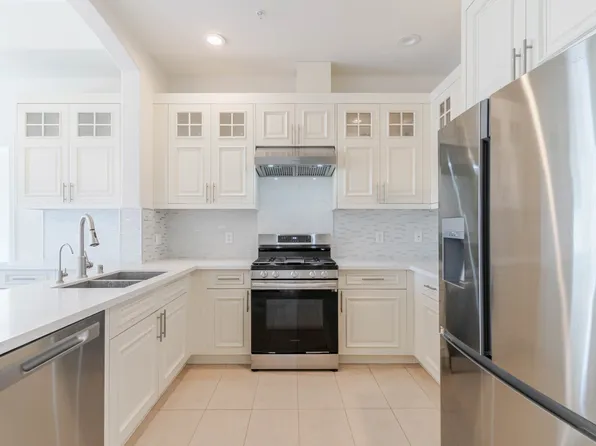 1598 Long Beach Blvd #401, Long Beach, CA 90813