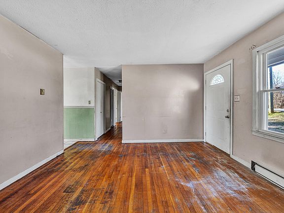 3rd image of 1343 Rivermont Hts