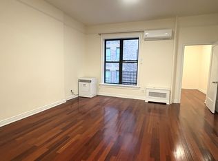 115 W 57th St APT 4R, New York, NY 10019