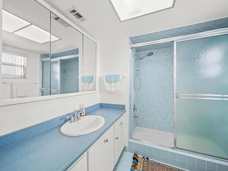 5108 Brittany Dr S #607 — Photo 23