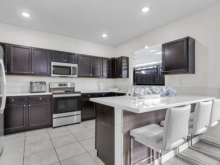 11413 SW 252nd St — Photo 12