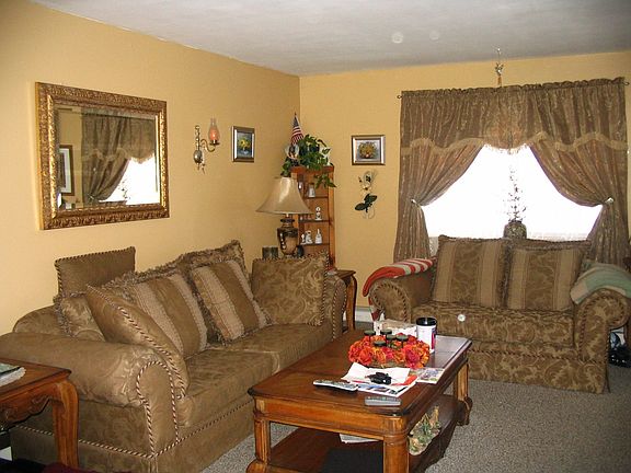 3rd image of 204 Greening Pl