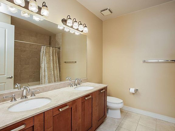5th image of 170 W Polk St APT 1701