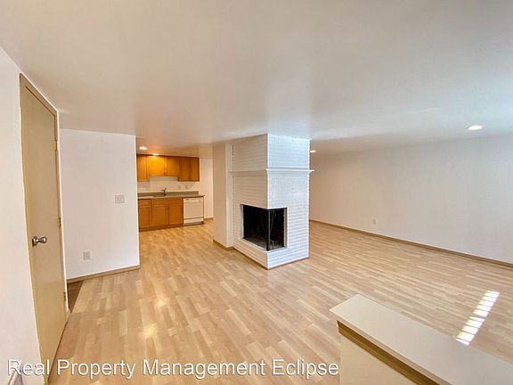 5th image of 1723 1st St