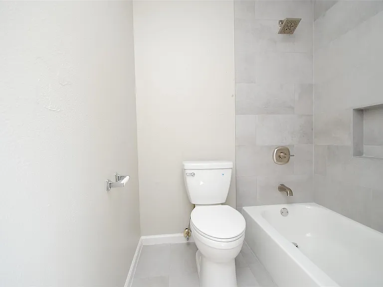 2501 Yoakum Blvd #3 — Photo 10