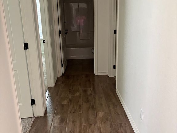 4th image of 2502 Hunters Ct