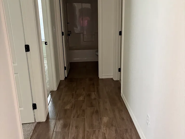 2502 Hunters Ct — Photo 4