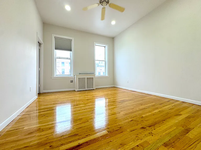 347 Graham Ave #2 — Photo 4