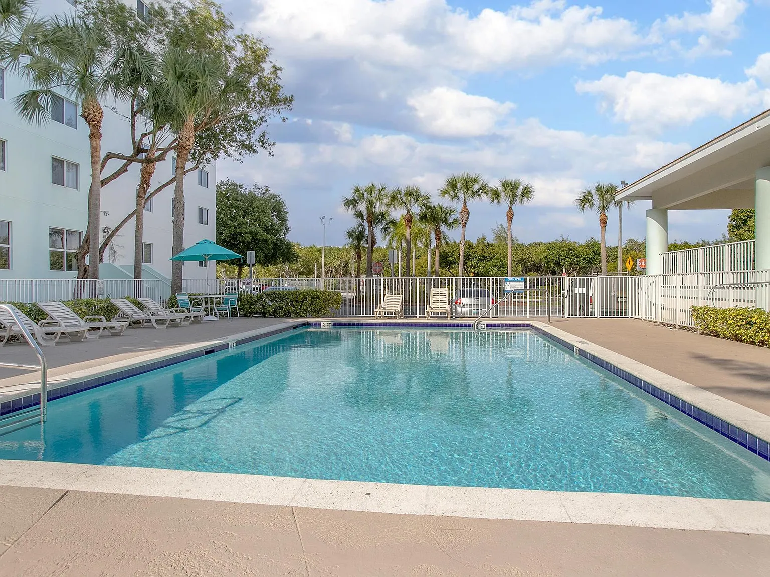 Calusa Cove Apartment Homes — Photo 3