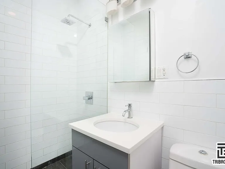 962 Greene Ave #2C — Photo 6
