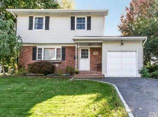 218 E Nassau St, Islip Terrace, NY 11752