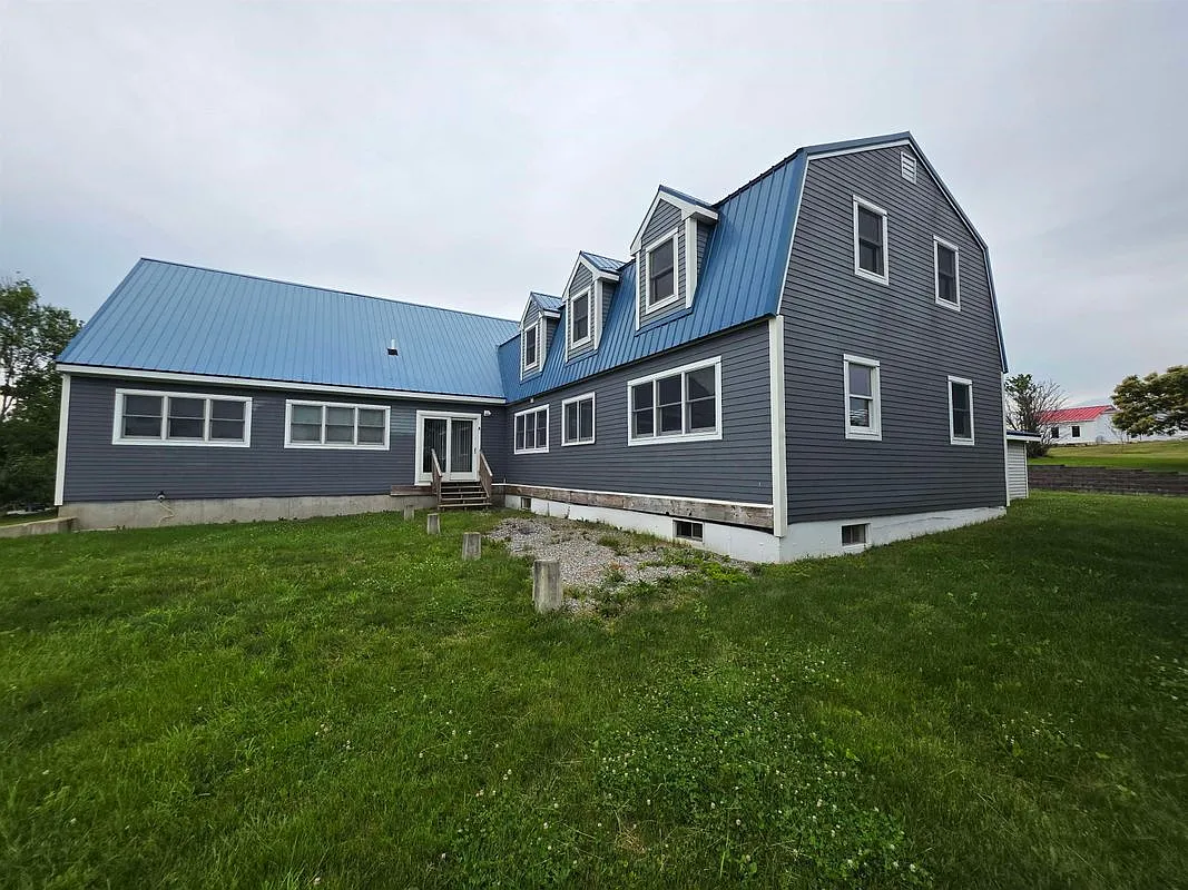 4 bed, 3.0 bath, 5860 sqft, $3,000 — Photo 3