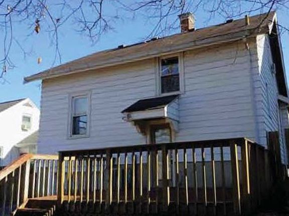4th image of 7425 Forest Ave