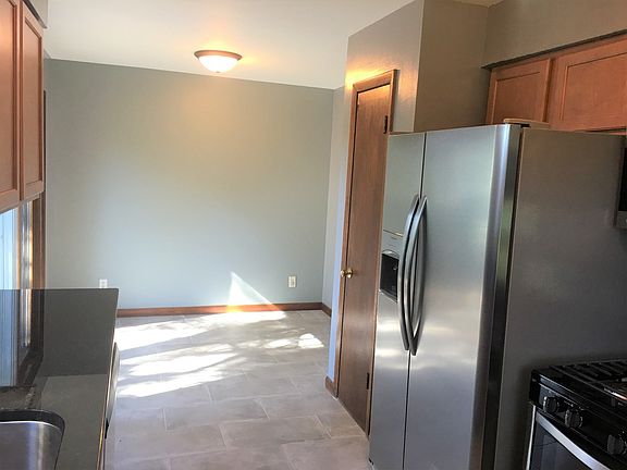 4th image of 1200 Lindenwood Ave
