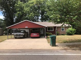819 Parker Rd, Russellville, AR 72801