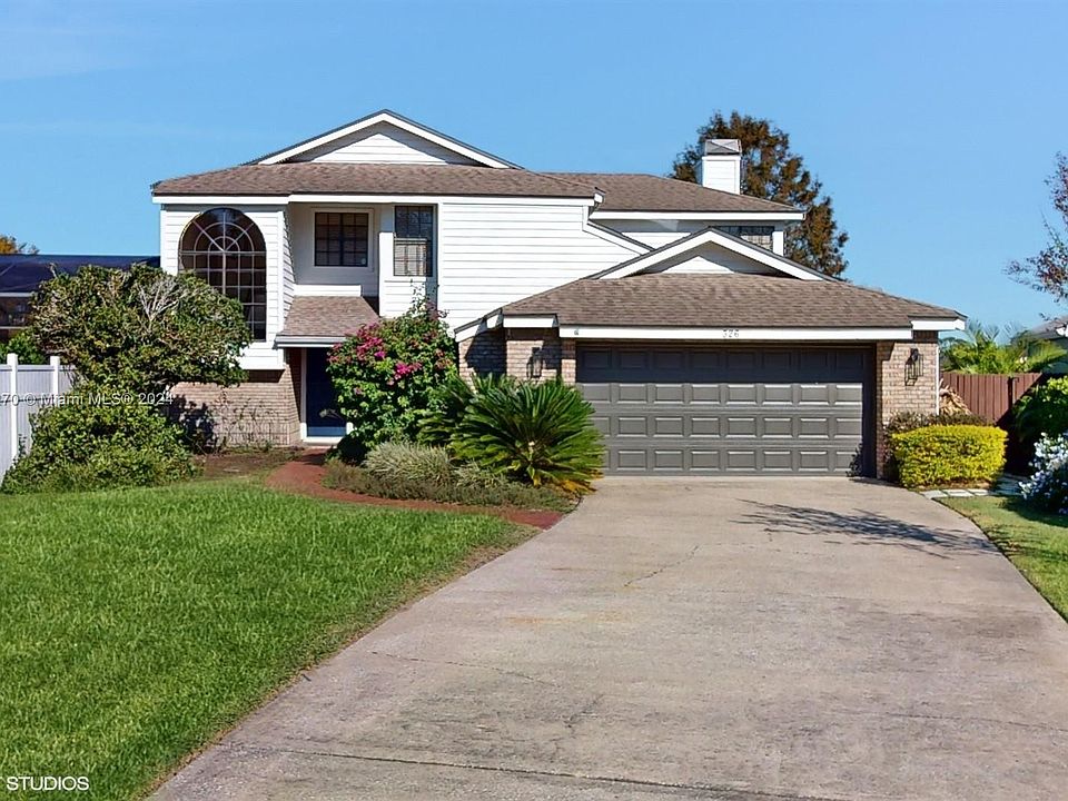 1st image of 326 New Waterford Pl