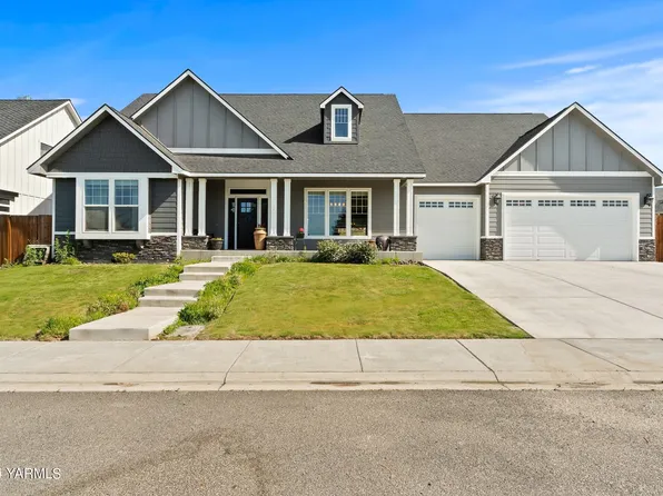 907 Ellen Ln, Zillah, WA 98953