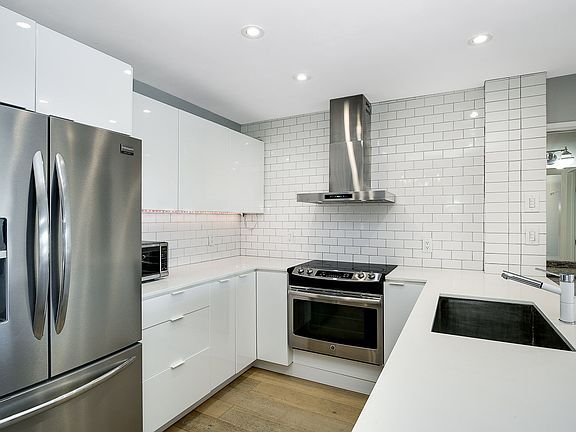 3rd image of 1855 Diamond St Unit 5-311