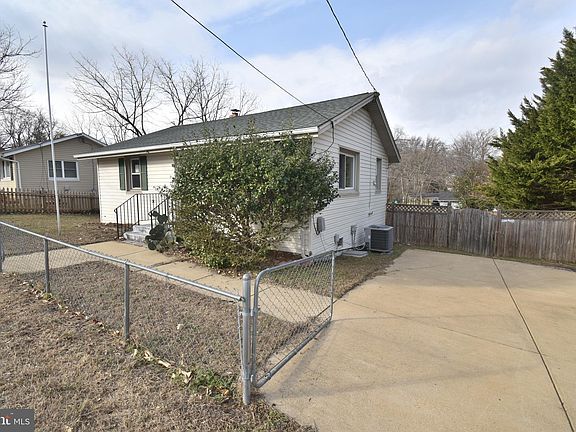 2nd image of 7506 Clinton Vista Ln