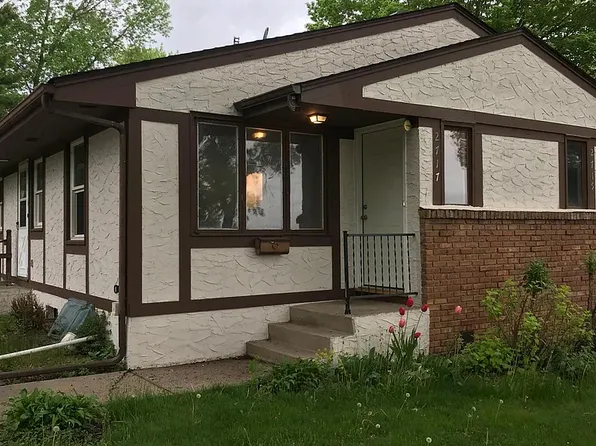 2717 Hampshire Ave N, Crystal, MN 55427