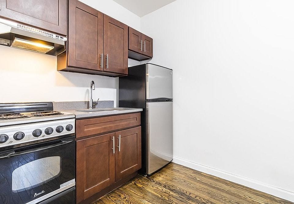 1st image of 341 W 45th St APT 103