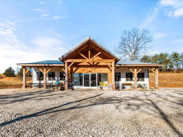 1447 Highway 1228, East Bernstadt, KY 40729