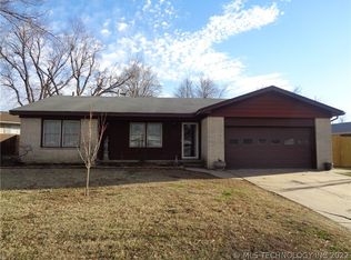 225 W Vandalia St, Broken Arrow, OK 74012