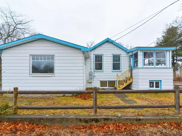 10 Sherman St, Wareham, MA 02571