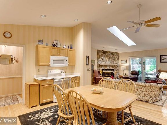 Eat In Kitchen: Corian