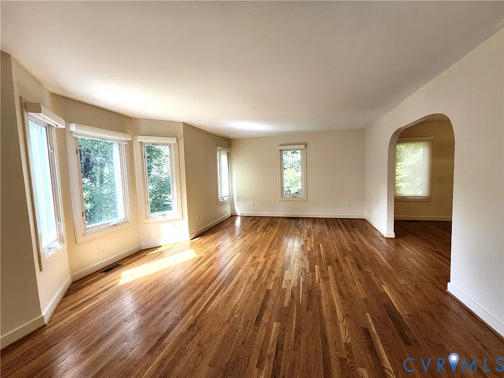 4 bed, 3.5 bath, 3242 sqft, $3,500 — Photo 4