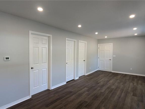 4th image of 3789 Meadow Ln