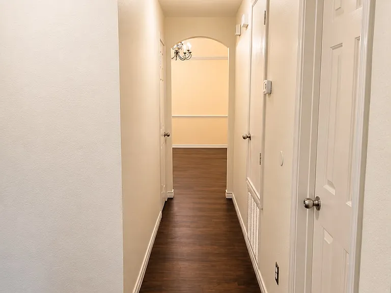 1207 Fox Trail Dr — Photo 9