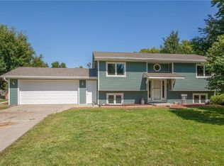 609 7th St, Maxwell, IA 50161