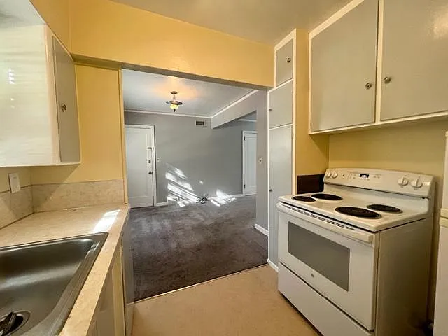 Studio, 565 sqft, $1,195 — Photo 3