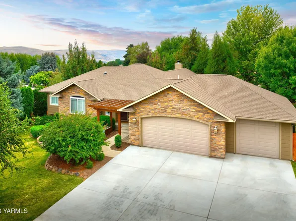 1013 Crest Acres Pl, Yakima, WA 98908