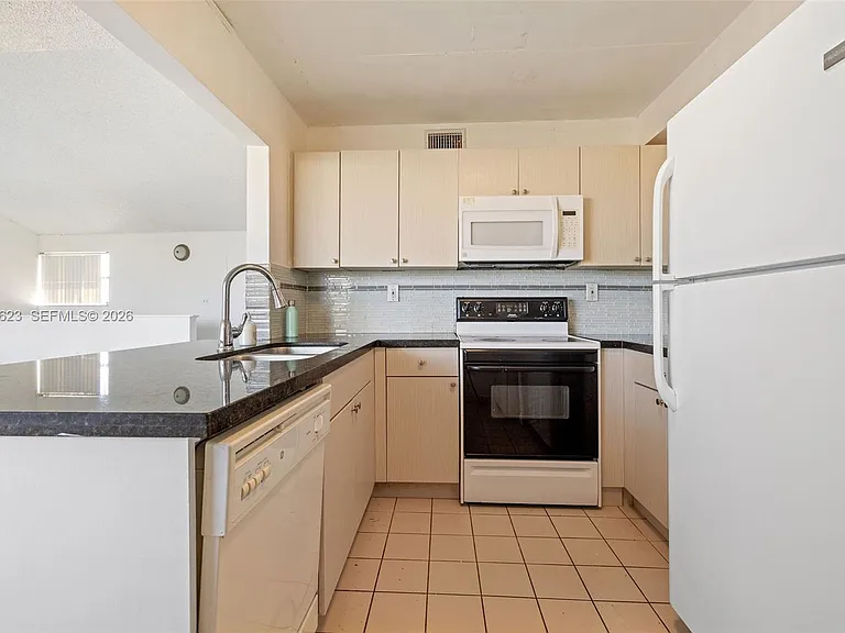 10050 NW 9th Street Cir #203 — Photo 27