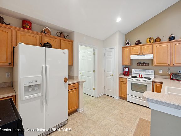 5th image of 3024 Hamlet Cir