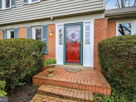 3rd image of 16921 Baederwood Ln