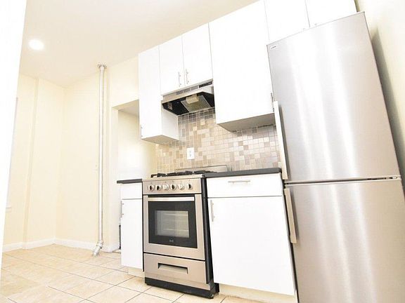 3rd image of 219 W 145th St APT 25