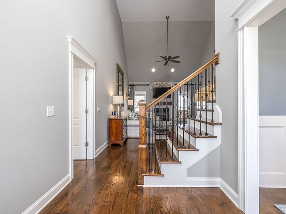 5th image of 1928 Fairhaven Ln