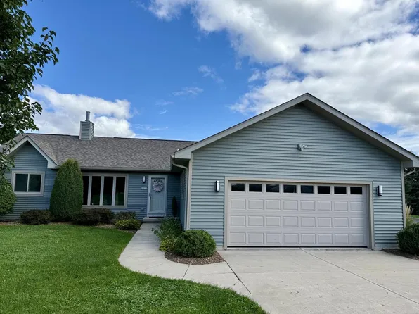N7816 Maple Ridge ROAD, Oconomowoc, WI 53066