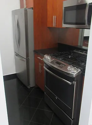 Rented by Solow Realty | media 18