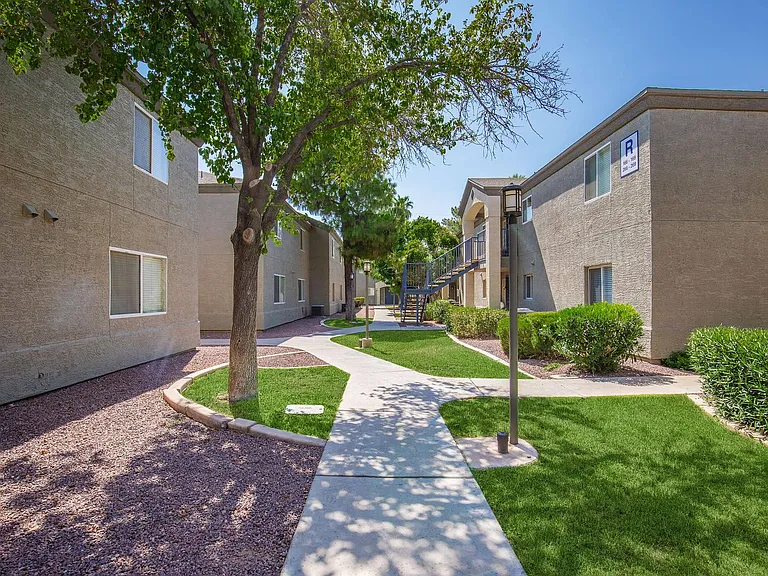 Palm Desert Apartments — Photo 25