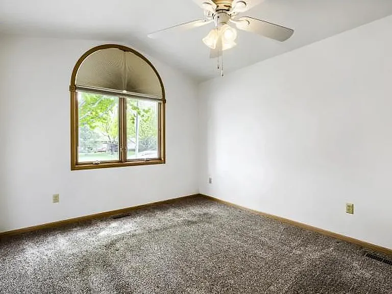 557 Trailwood Cir — Photo 13