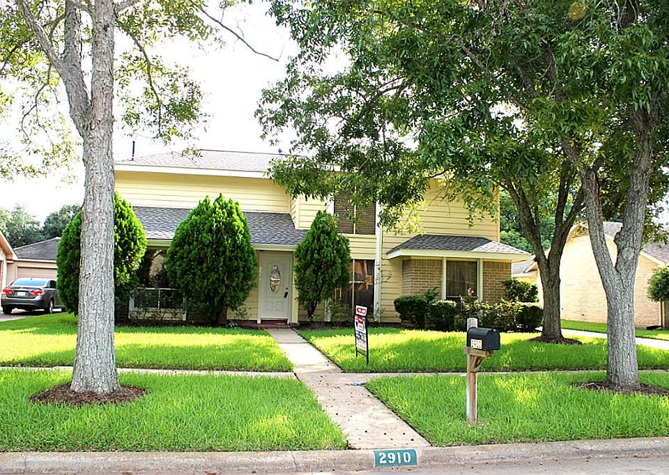 1st image of 2910 Colony Dr