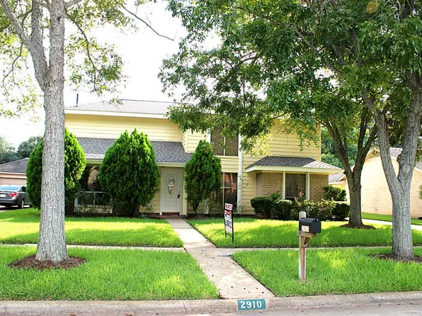 2910 Colony Dr, Sugar Land, TX 77479