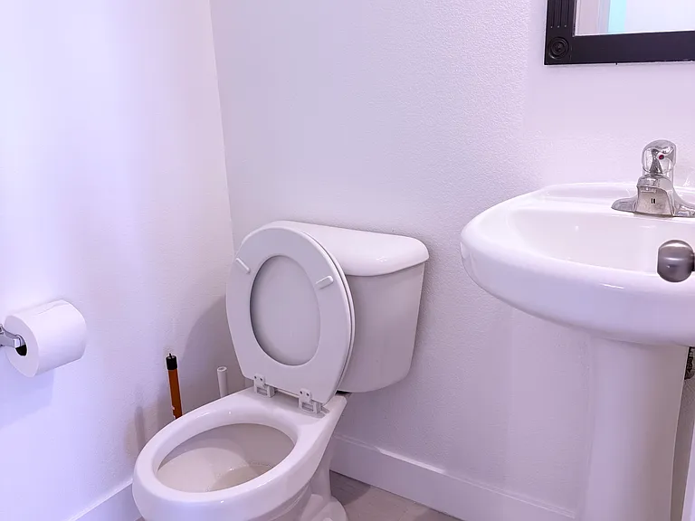 7290 Hyatt St #6 — Photo 9